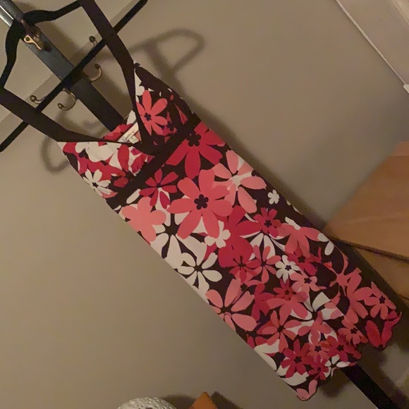 Speechless large mid-length vneck flower dress - Picture 2 of 4